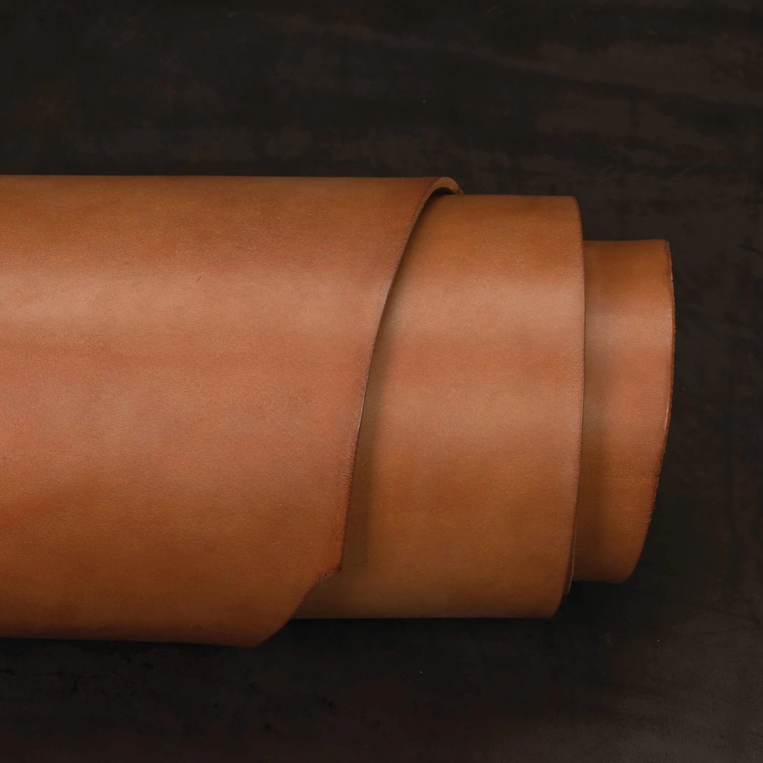 CHAHINLEATHER® Hot Stuffed Harness Leather, Sides 1 CHAHINLEATHER® Hot Stuffed Harness Leather, Sides